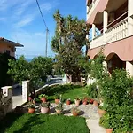 Marinos At Lourdata Village Apartmán