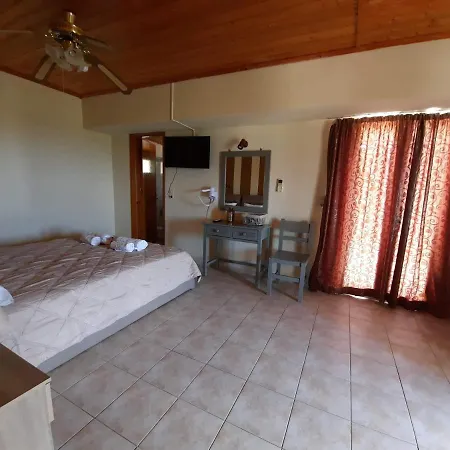 Marinos At Lourdata Village Λουρδάτα