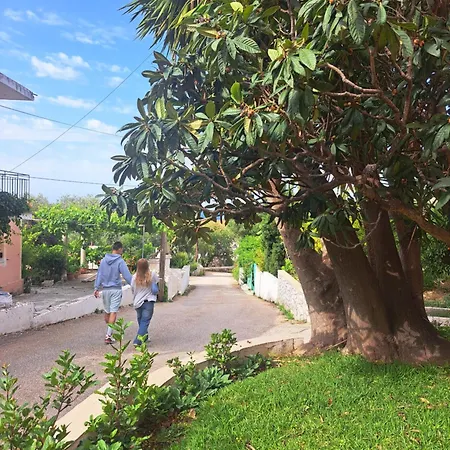 Marinos At Lourdata Village דירה *