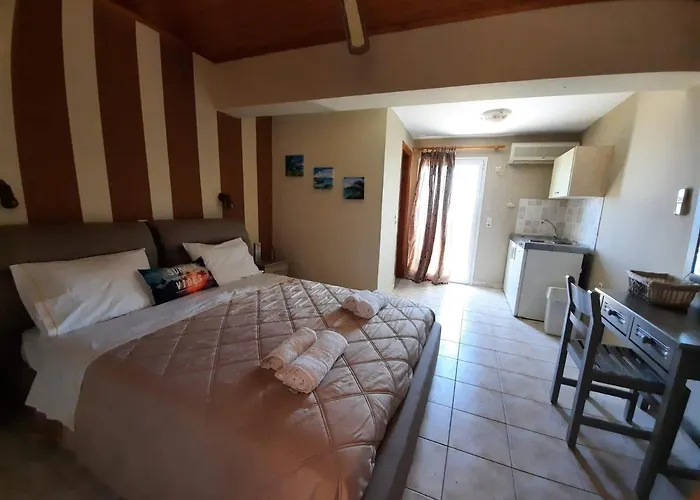 דירה Marinos At Lourdata Village