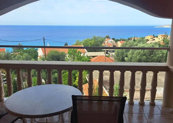 Marinos At Lourdata Village דירה לואורדטה