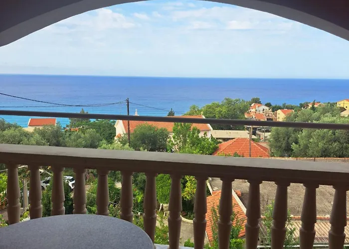 Marinos At Lourdata Village