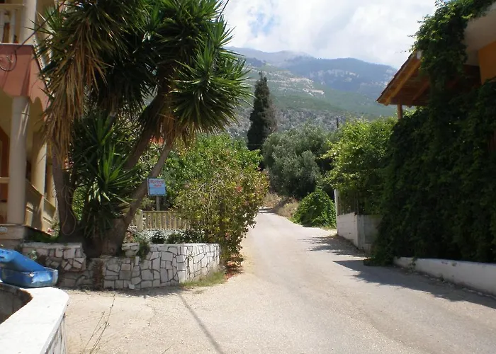 Marinos At Lourdata Village דירה לואורדטה