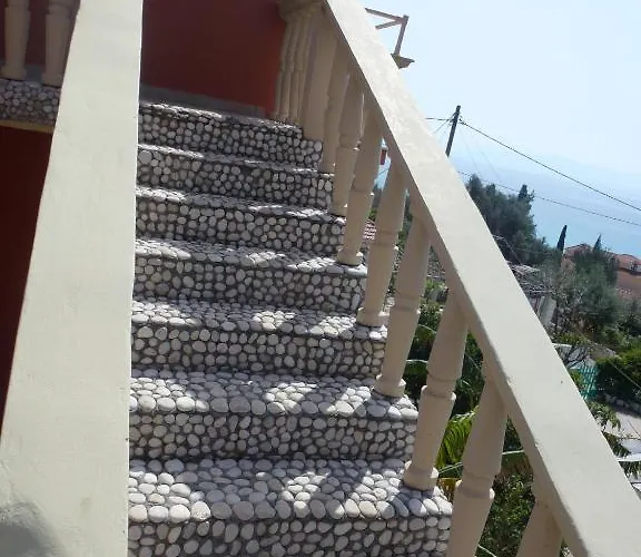 דירה Marinos At Lourdata Village *