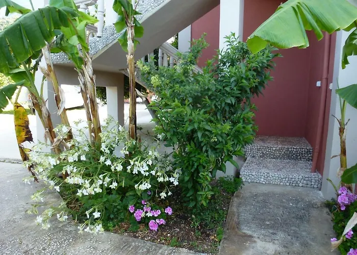 Marinos At Lourdata Village * לואורדטה